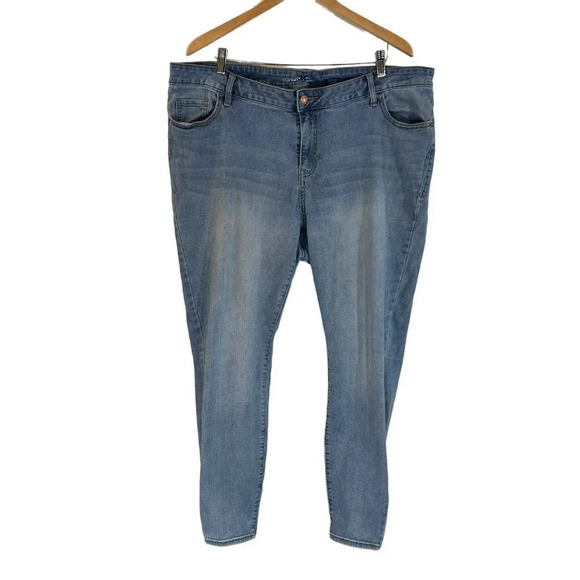 Old Navy Rockstar Jeans Plus Size 22 High Waist Light Wash Stretch Cotton Blend - Picture 1 of 7